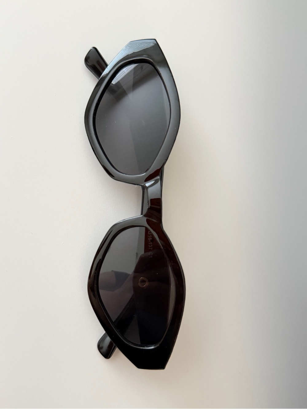 Black Angular Cat-Eye Sunglasses with case
